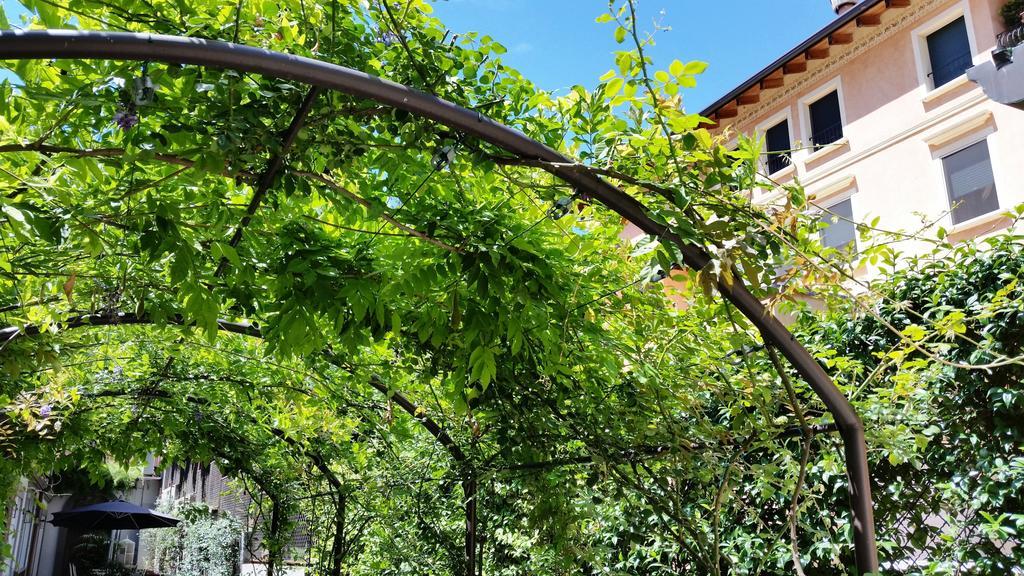 Corte Merighi Charming Rooms Verona Kültér fotó